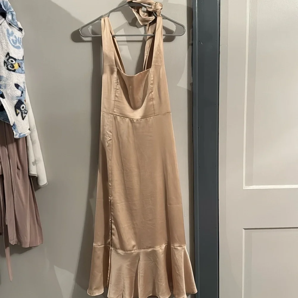 Show me your mumu Claire midi dress bridesmaid dress in champagne. Size small. - Picture 1 of 3